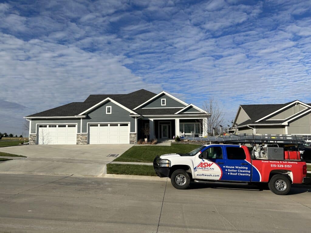 House Washing in Urbandale, Iowa